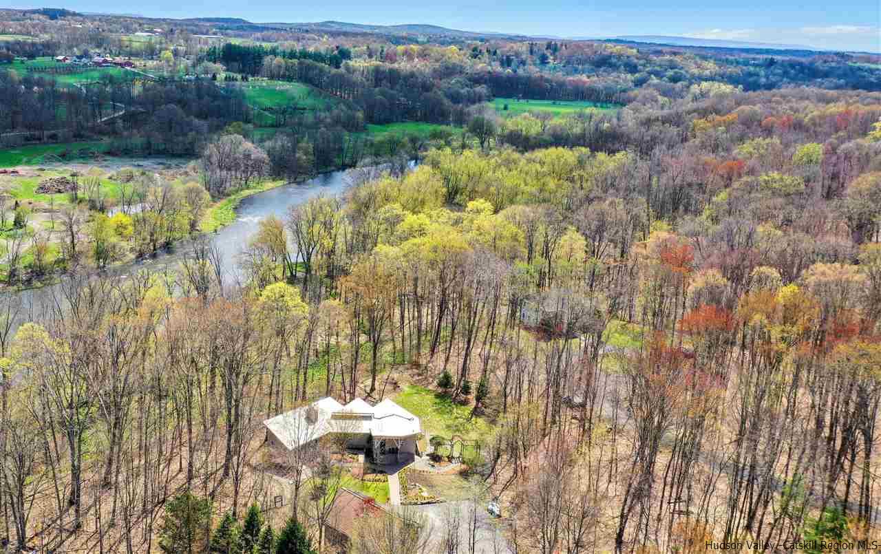 14 Amani Dr Gardiner NY 12525
