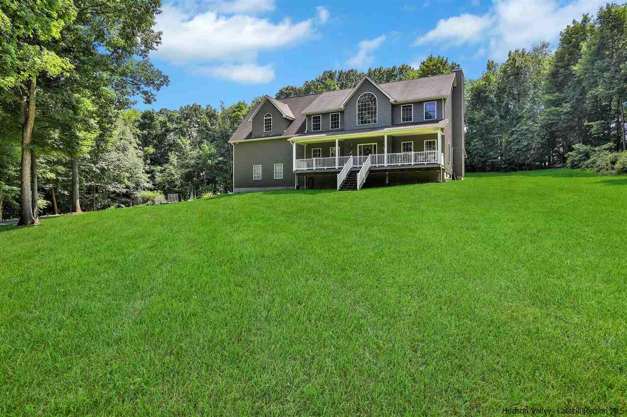 16 Tina Drive Highland NY 12528-2425