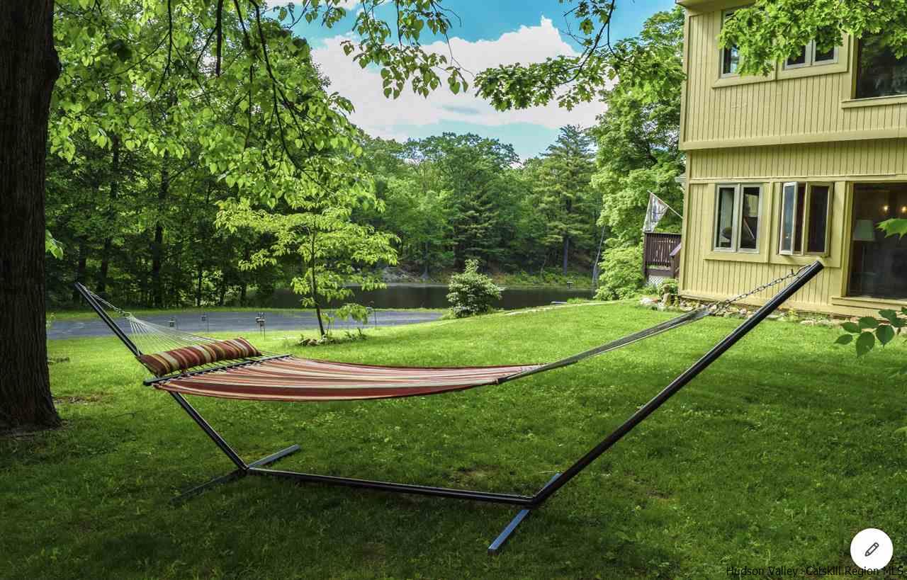501 Huckleberry Tpk Wallkill NY 12589